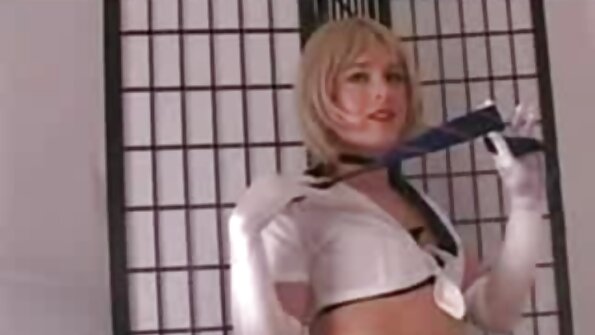 Die brünette Schönheit Ashley Anderson beschließt, ihren Ex zu ficken